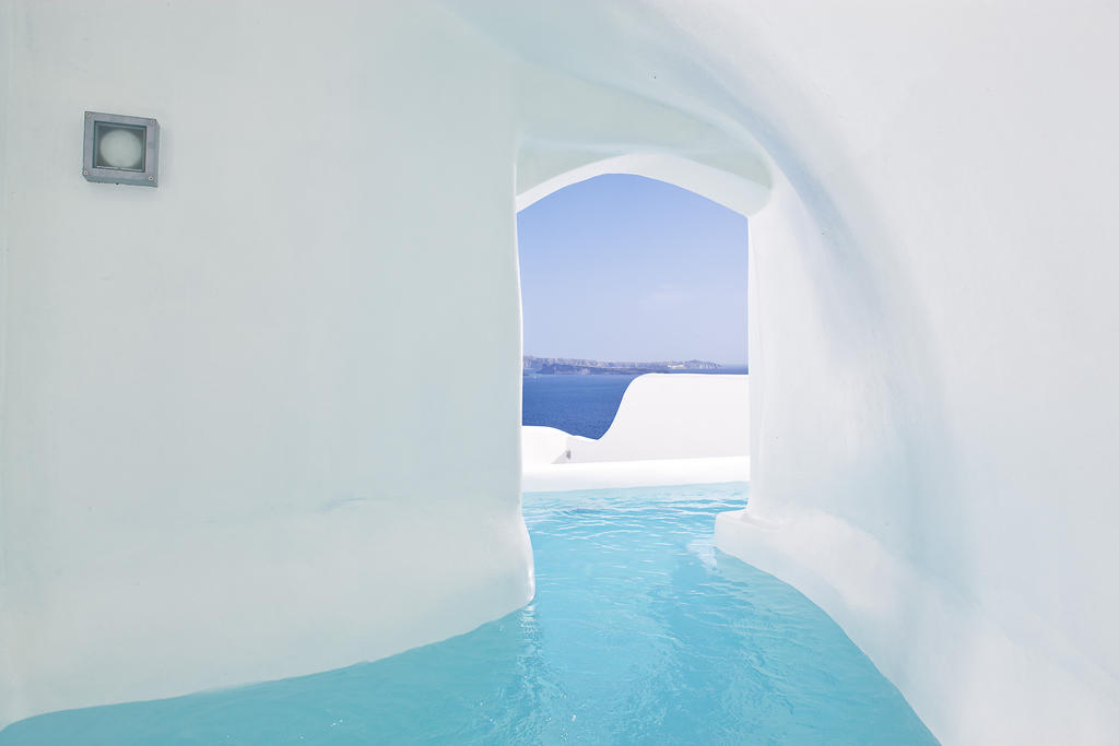 5 of the best hotels in Santorini, Greece
