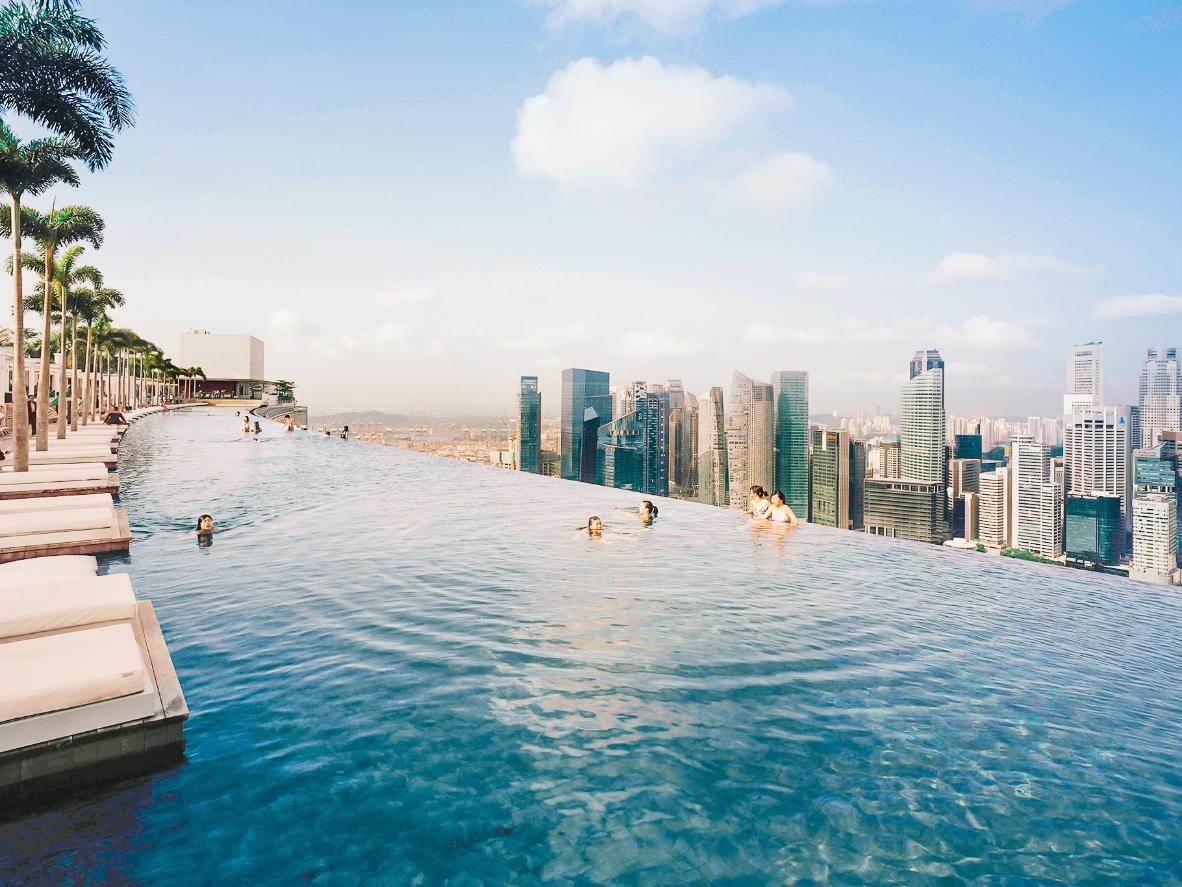 9 breathtaking infinity pools around the world