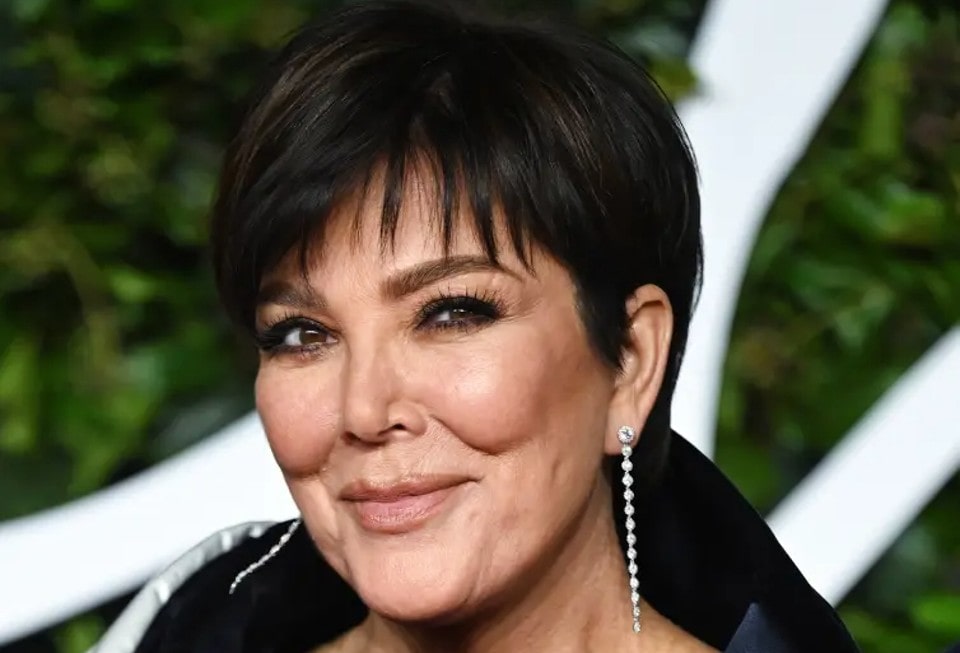 Kris Jenner ditches her signature hair for a gorgeous new look.