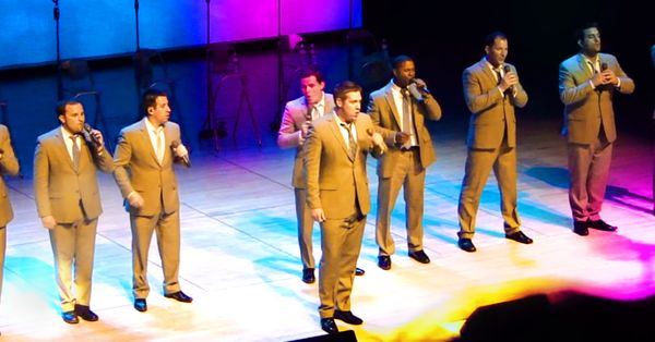 10 Men Sing ‘The Lion Sleeps Tonight’ in Perfect Harmony!