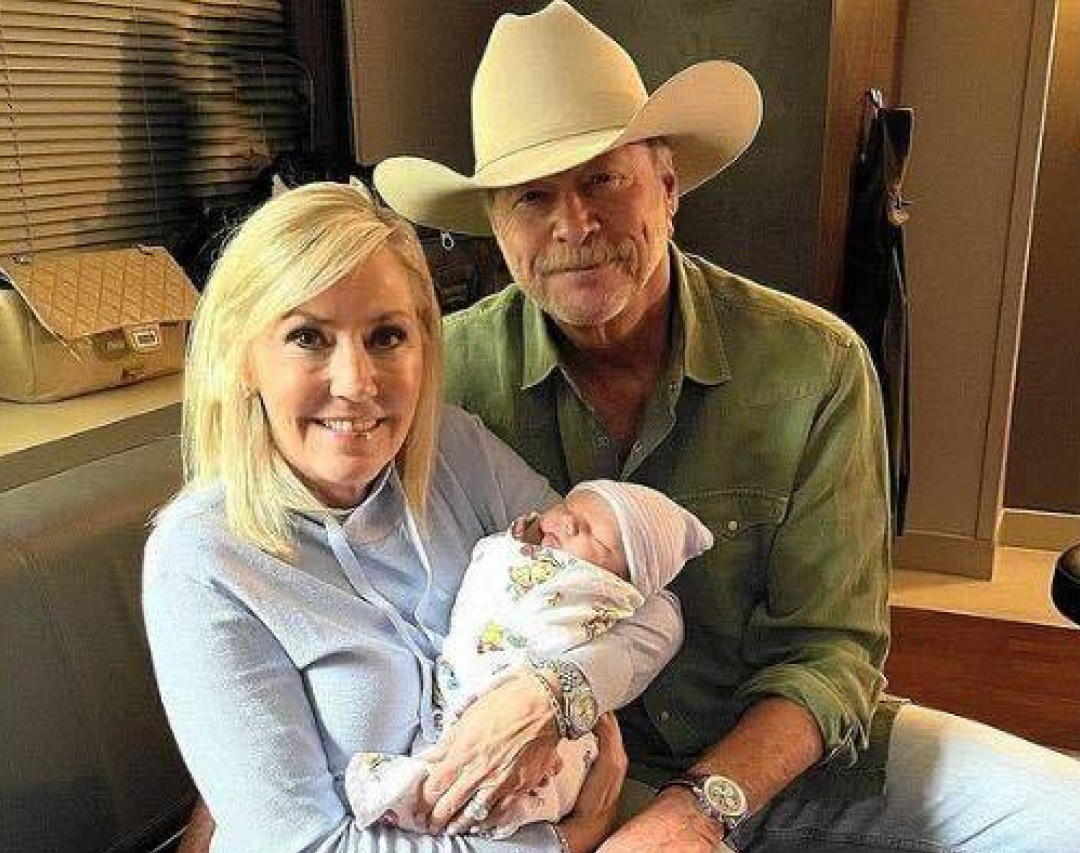 Alan Jackson makes a significant announcement after 43 years of marriage
