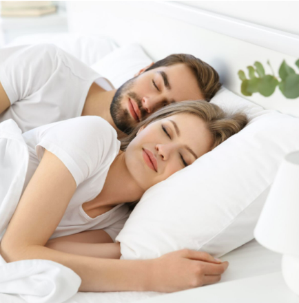 Why it is a must for people in a relationship to sleep together 
