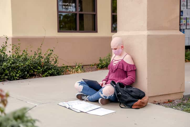 Father Shaves Daughter’s Head as Punishment for Bullying Cancer Patient